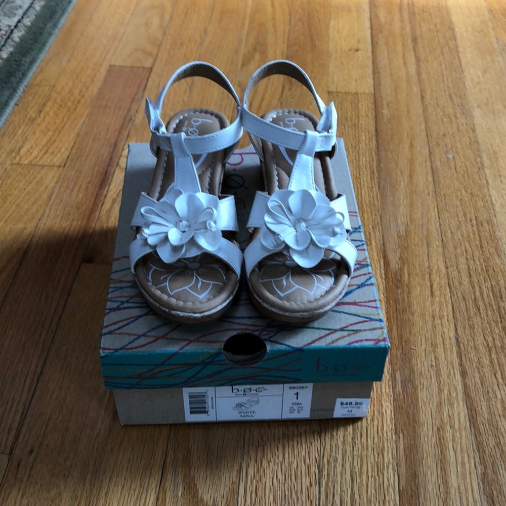 Kids size 1 BOC white Nina wedges